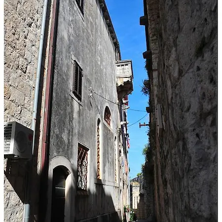 Pensión Center 3*